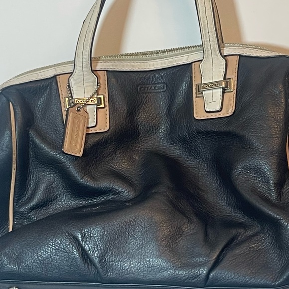 Coach Bag - Picture 4 of 12